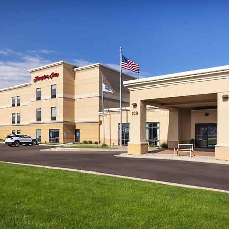 Hampton Inn Fairmont Buitenkant foto
