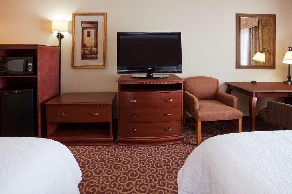 Hampton Inn Fairmont Kamer foto