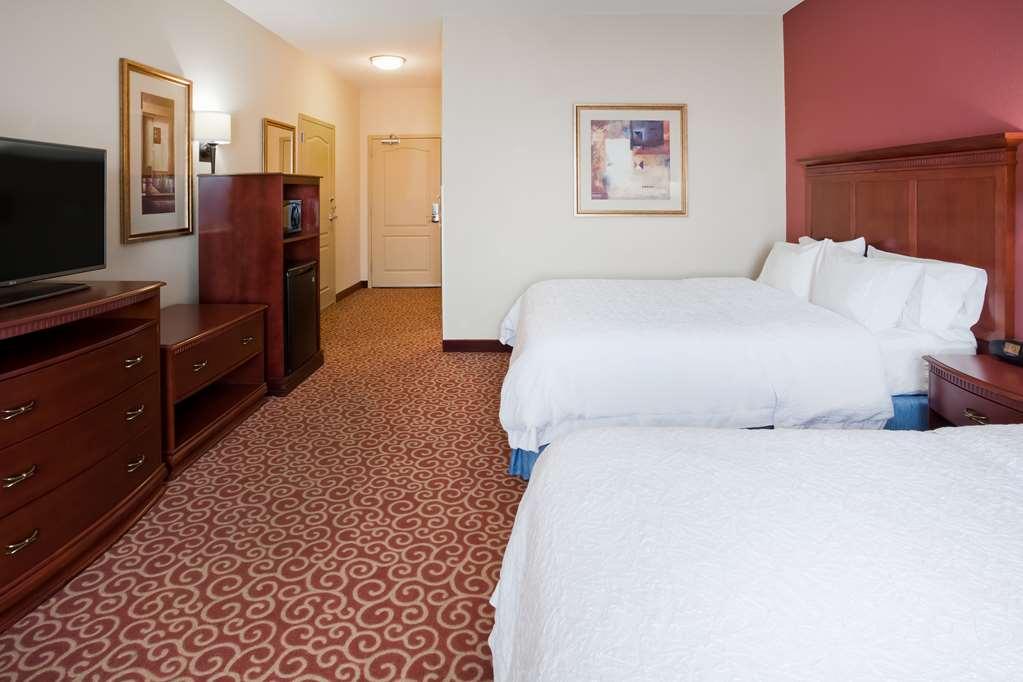 Hampton Inn Fairmont Kamer foto