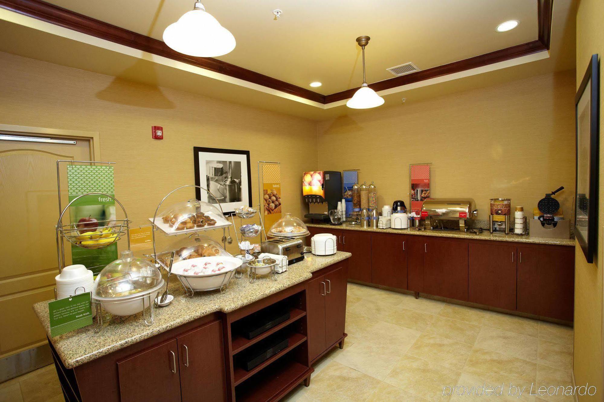 Hampton Inn Fairmont Restaurant foto
