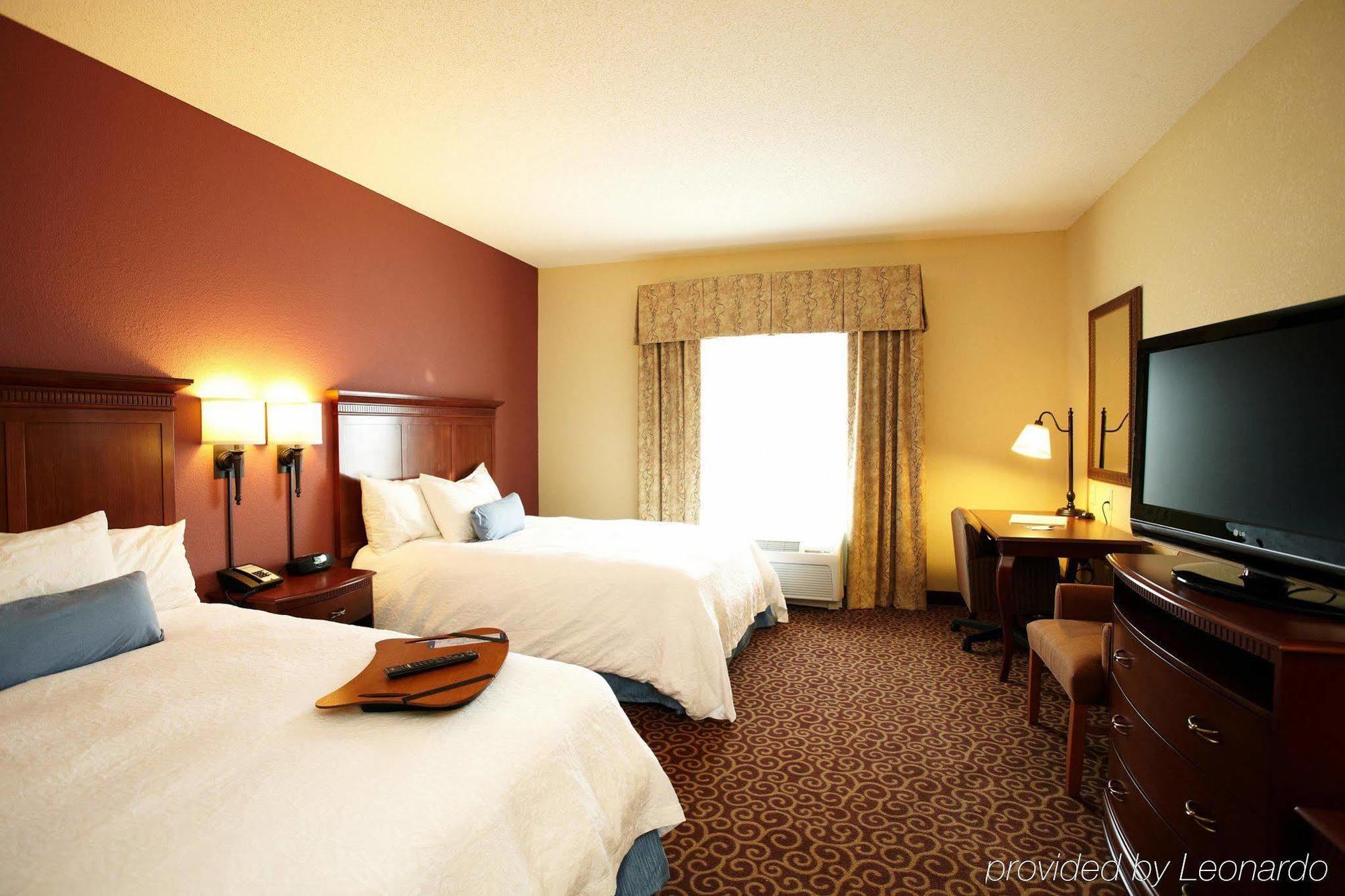Hampton Inn Fairmont Kamer foto