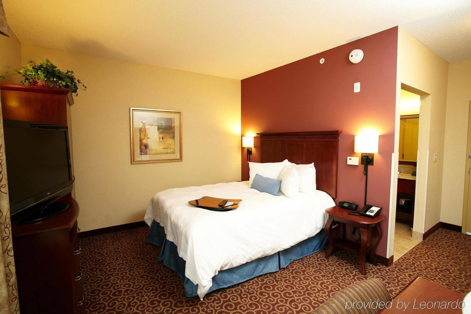 Hampton Inn Fairmont Kamer foto